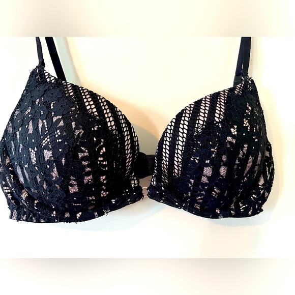 Victoria's Secret Other - Victoria’s Secret Very Sexy Push Up Black Lace Bra Women’s 34A